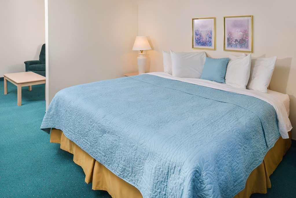 Americas Best Value Inn & Suites - Bluffton Room photo