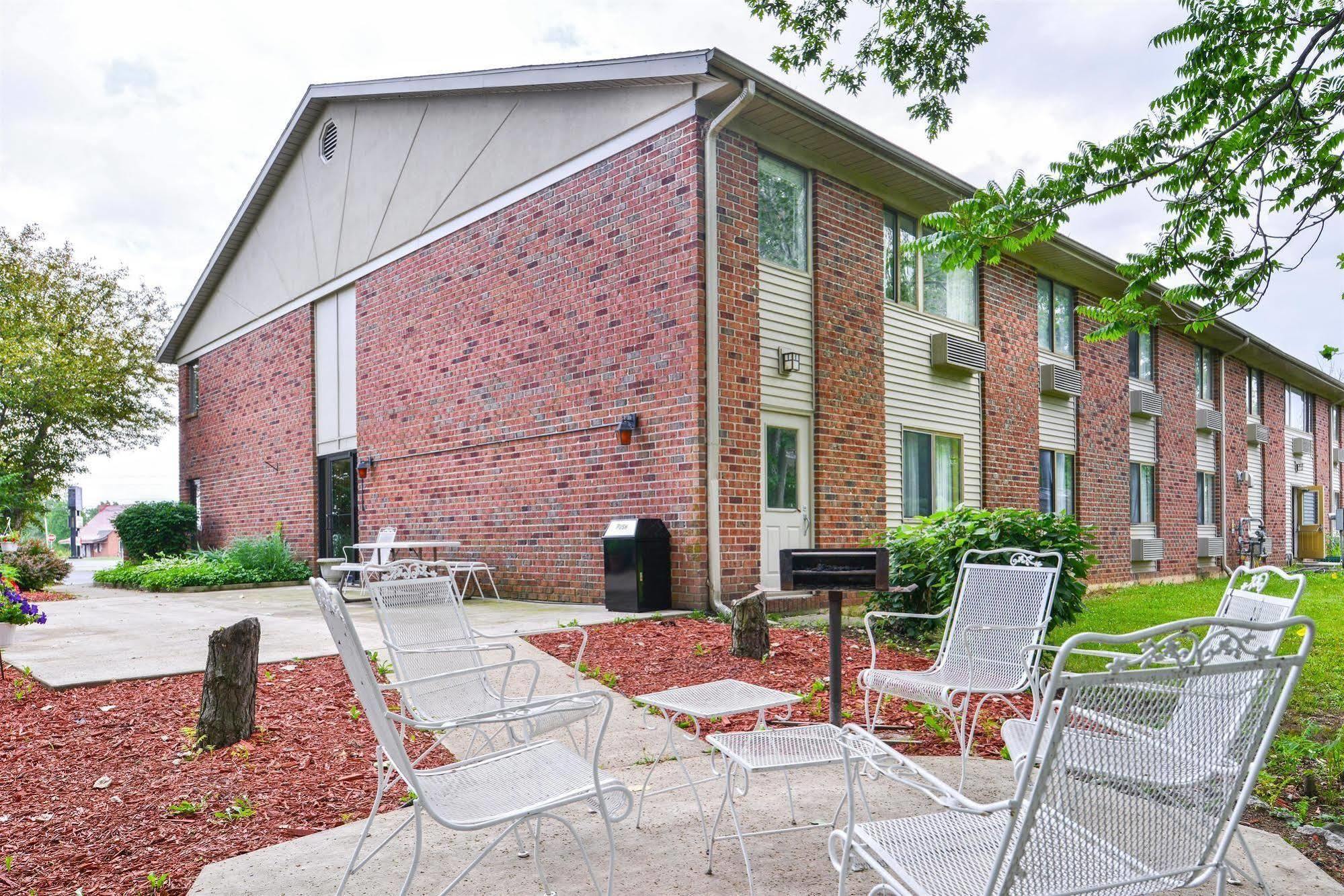 Americas Best Value Inn & Suites - Bluffton Exterior photo